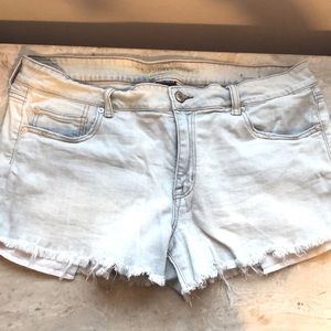AE Light Jean Cutoff Shorts 18